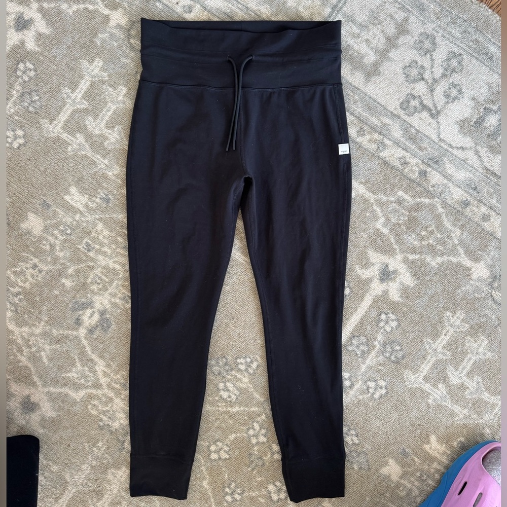 Vuori Black High-Waisted Leggings